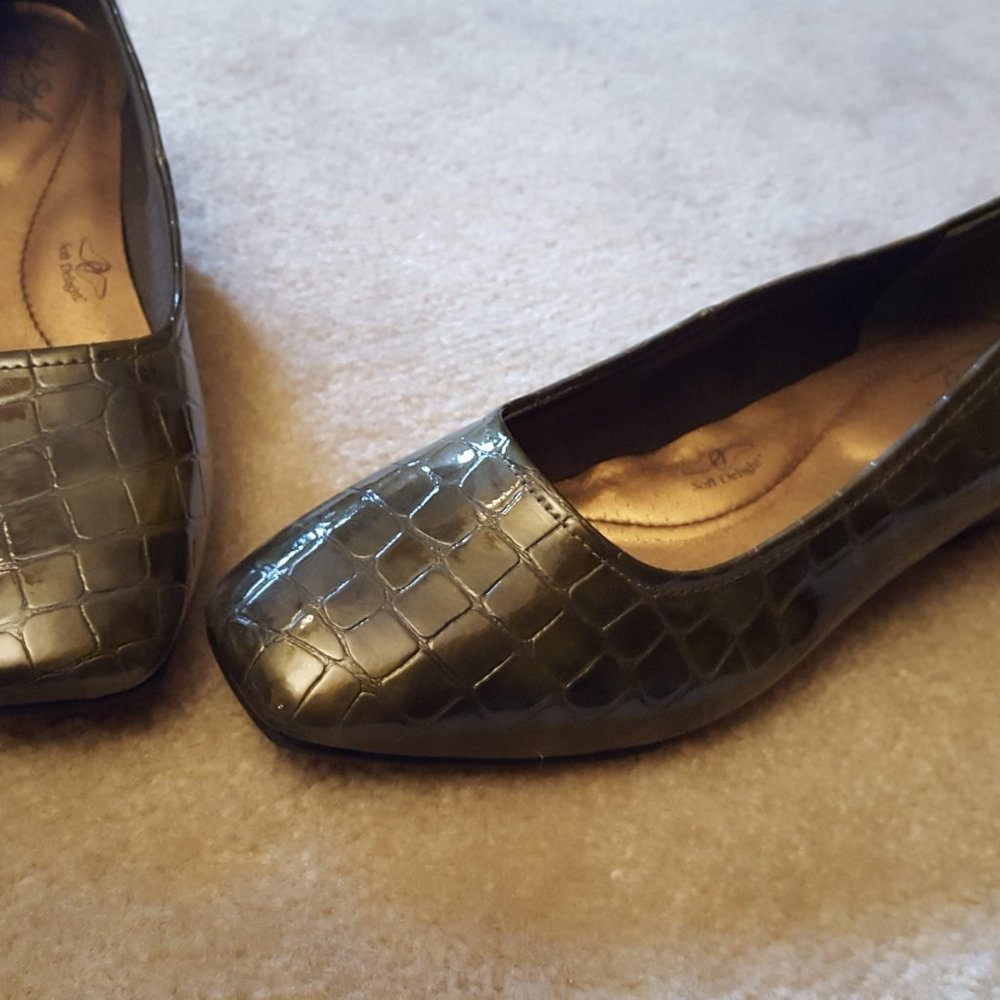 Women's shoes